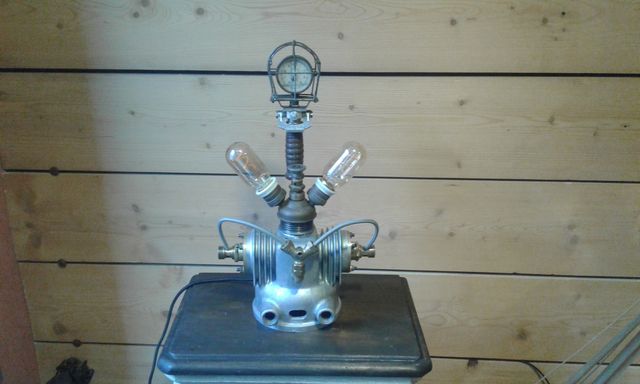 lampe steampunk ancien compresseur et manomètre, ampoules style vintage